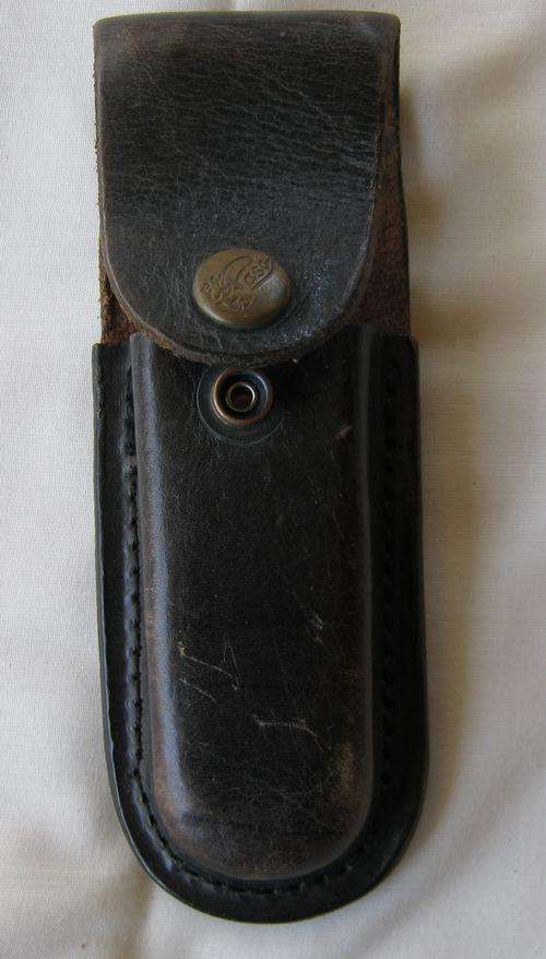 LEATHER MAGAZINE POUCH