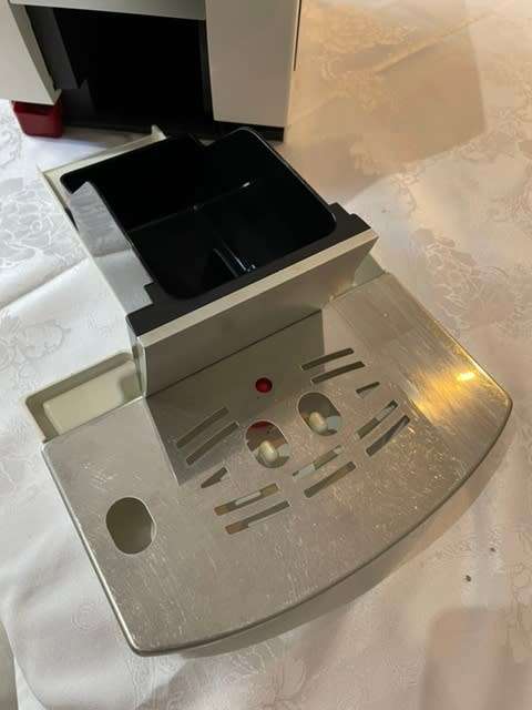 Delonghi - Bean to Cup Coffee Machine - ECAM23.210.W