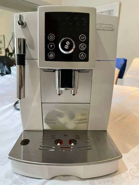 Delonghi - Bean to Cup Coffee Machine - ECAM23.210.W
