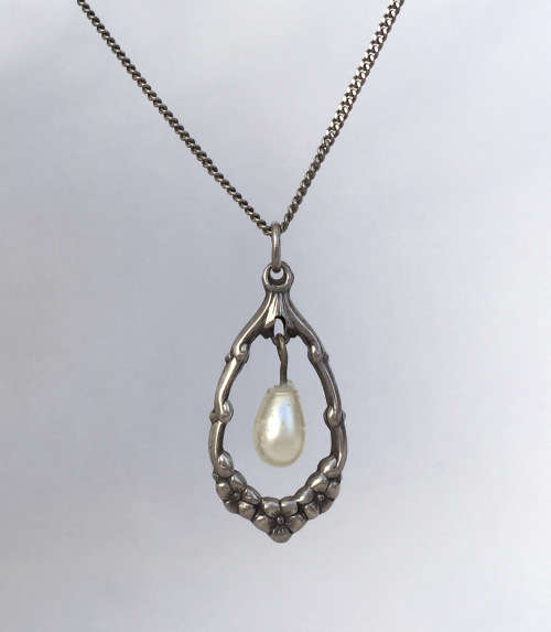 Vintage silver necklace with faux pearl pendant