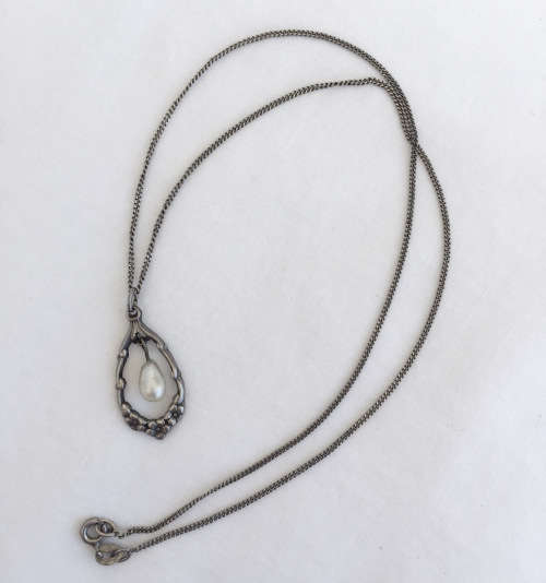 Vintage silver necklace with faux pearl pendant