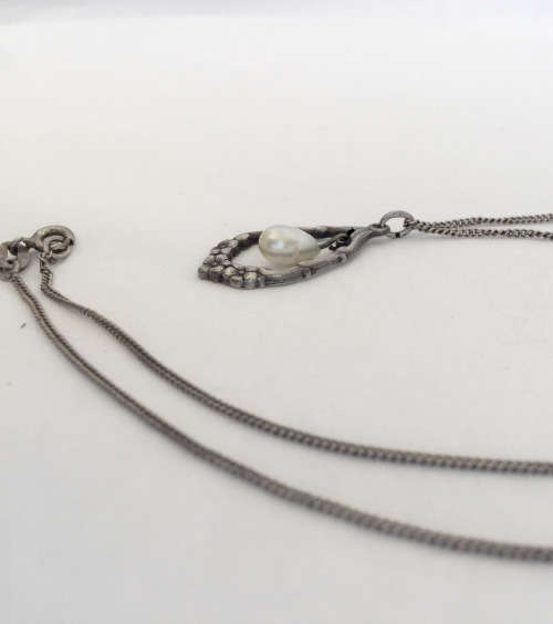 Vintage silver necklace with faux pearl pendant