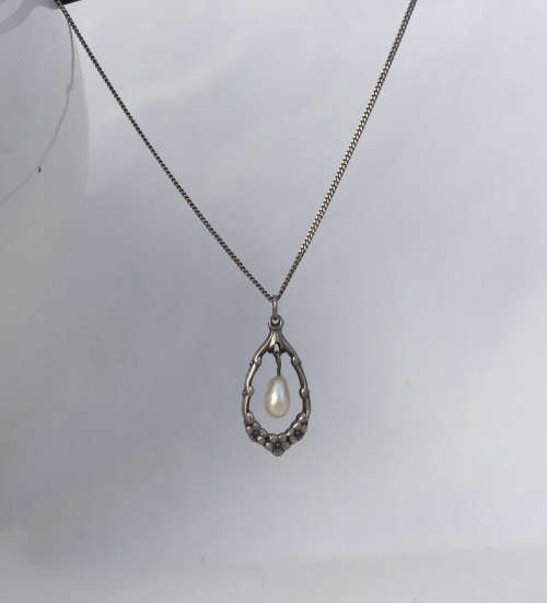 Vintage silver necklace with faux pearl pendant