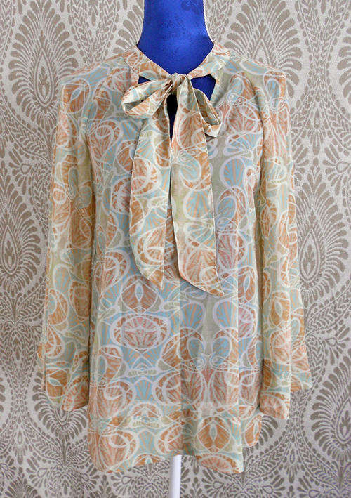 TOPSHOP *Vintage Inspired Chiffon Blouse*Floaty*Flared Sleeves*Ribbon Neck*Retro Print*BRAND NEW!