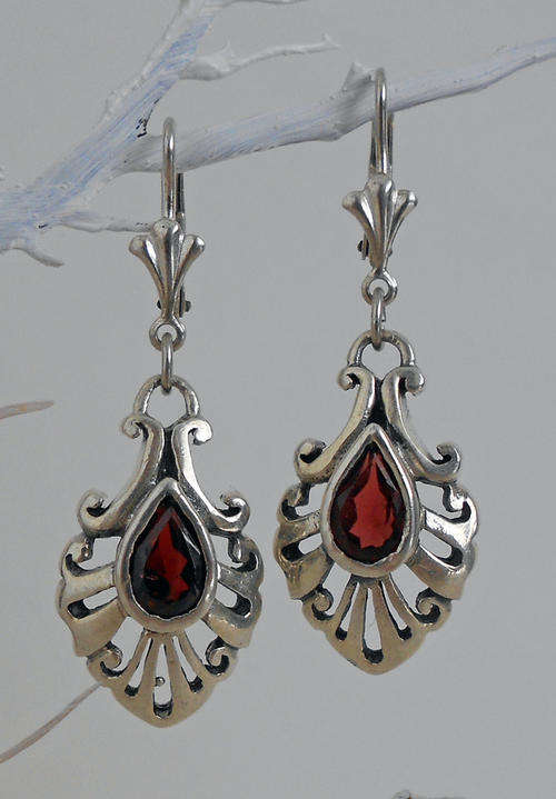 Authentic Beautiful Antique Earrings*Art Nouveau* Garnet & 925 Silver *excellent condition