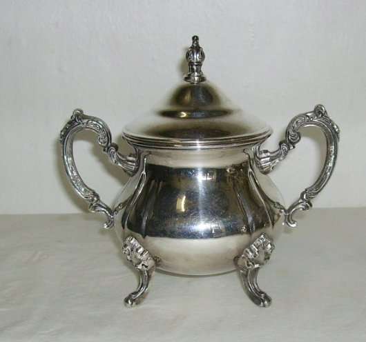 Aumy - Plated Sugar Bowl