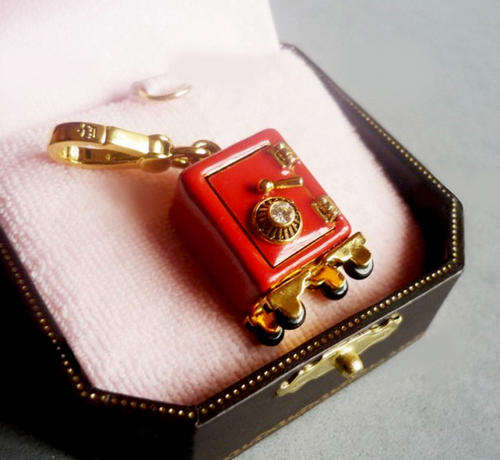 Juicy Couture Jewelry Safe Charm