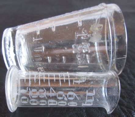 Medical Measures/Laboratory Glass x2 (Small)