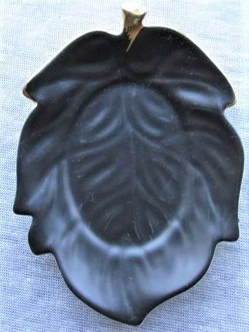 CARLTON WARE BLACK HAND PAINTED LEAF DECORATIVE TINY PLATE No. 2272