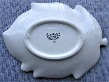 CARLTON WARE BLACK HAND PAINTED LEAF DECORATIVE TINY PLATE No. 2272