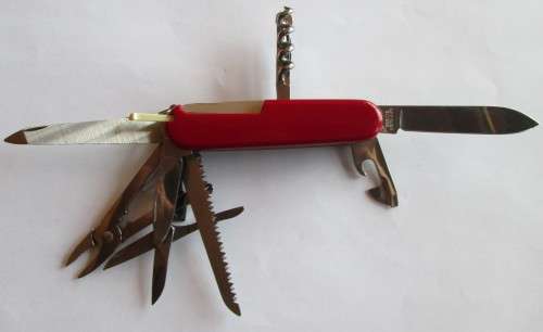 VICTORINOX OFFICIER SUISSE SWISS CHAMP ARMY KNIFE