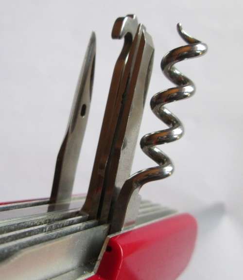 VICTORINOX OFFICIER SUISSE SWISS CHAMP ARMY KNIFE