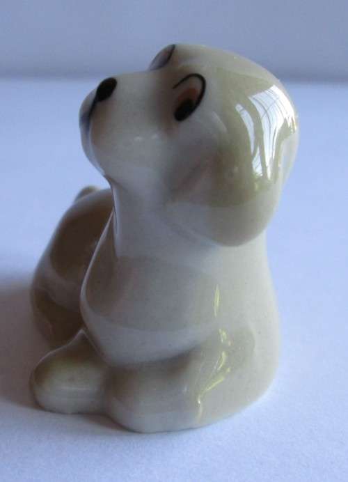 WADE PUPPY LYING HAPPY FAMILIES CIRCA 1961-1987 (SEE DESCRIPTION)