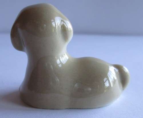 WADE PUPPY LYING HAPPY FAMILIES CIRCA 1961-1987 (SEE DESCRIPTION)