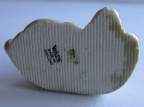 WADE PUPPY LYING HAPPY FAMILIES CIRCA 1961-1987 (SEE DESCRIPTION)