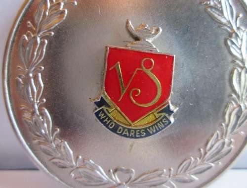 WHO DARES WINS MEDAL x2 (LOT)