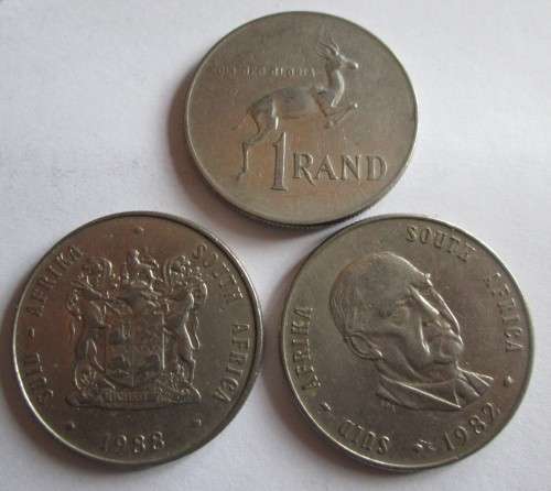 ONE RAND REPUBLIC OF SOUTH AFRICA x32 COINS (SEE DESCRIPTION - DATES)