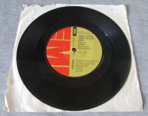 QUEEN - WE WILL ROCK YOU 1979 (EMIJ 4271) 45 RPM RECORD