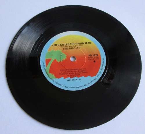 THE BUGGLES - 1979 VIDEO KILLED THE RADIO STAR/KID DYNAMO (PD 17760) 45 RPM RECORD - A3615