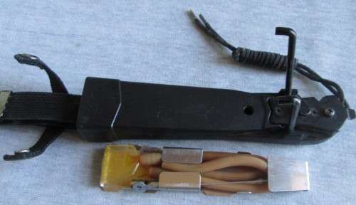 SURVIVAL KNIFE WITH SLINGSHOT / COMPASS AND MEDIC TUBE