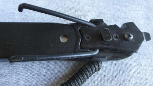 SURVIVAL KNIFE WITH SLINGSHOT / COMPASS AND MEDIC TUBE