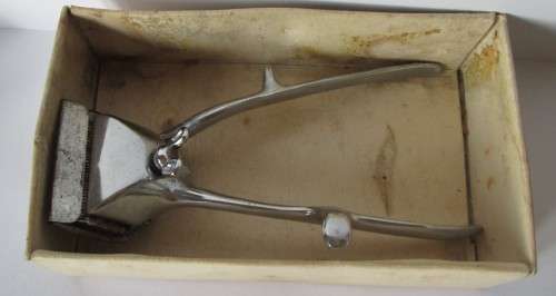 1940`s VINTAGE A HAIR CLIPPER BY BURMAN MADE IN ENGLAND IN ORIGINAL BOX - W12