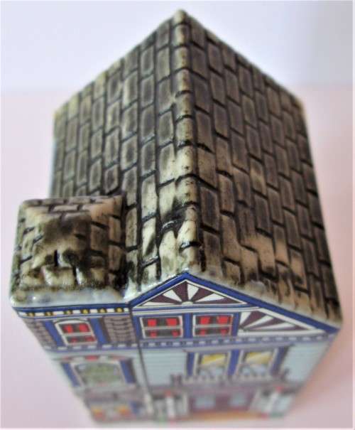 WADE MINI MANSIONS BLUE LADY - CARRYER CRAFT OF CALIFORNIA 1984 - 1986 (SEE DESCRIPTION)