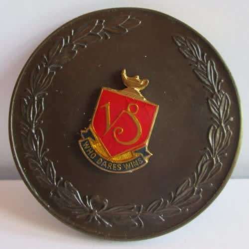 WHO DARES WINS MEDAL x2 (LOT)