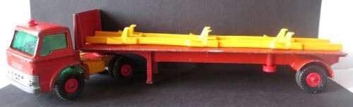 TASKER TRANSPORTER FORD TRACTOR No K20 MADE IN ENGLAND LESNEY - A157