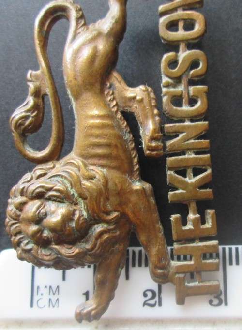 THE KINGS OWN ROYAL LANCASTER REGT CAP BADG EBOER WAR ERA PRE 1914 - RAK318