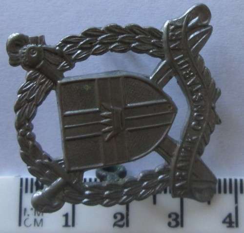 SARAWAK CONSTABULARY - WITH OLD SSARAWAK FLAG EMBLEM BADGE - RAK432