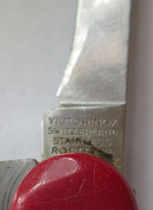 VICTORINOX POCKET KNIFE SWITZERLAND - RAK105