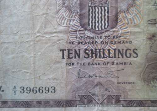 10/-  SHILLING BANK OF ZAMBIA SERIAL Nr A5 396693 WATERMARK WILDEBEEST - RAK588