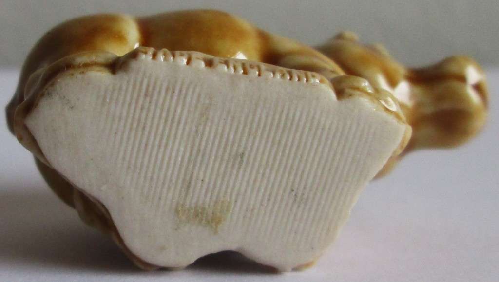 1973 Hippo Wade English Whimsies