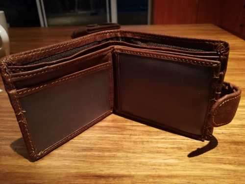 100% Branded ~ Genuine Leather Wallets for Men at Bargain Prices!!! Fantastic Quality!!!