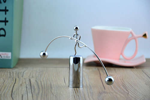 WEIGHTLIFTER MOLD METAL CRAFT PERPETUAL DYNAMIC BALANCING INSTRUMENT