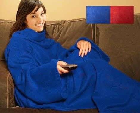 CUDDLE BLANKET THE BLANKET WITH SLEEVES