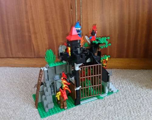 Lego Castle Set 6076 Dragon`s Den