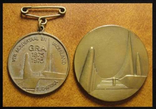 Crazy R1 Start! Two Medals commemorating the AFRIKAANSE TAAL MONUMENT (1875-1975)