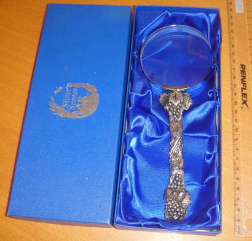 Crazy R1 Start! Beautiful Vintage Magnifying Glass with a Vine Motive