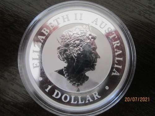 ( LOW START )   2021  1oz  AUSTRALIAN  WEDGED TAIL EAGLE...999.9% PURE SILVER