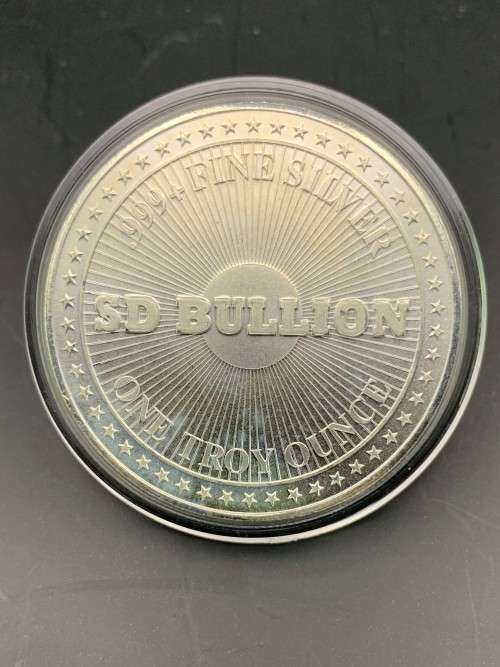 (  FREEDOM ROUND  )    SD BULLION     1oz  PURE SOLID SILVER  BY THE SUNSHINE MINT OF THE U.S.A.