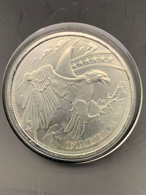 (  FREEDOM ROUND  )    SD BULLION     1oz  PURE SOLID SILVER  BY THE SUNSHINE MINT OF THE U.S.A.