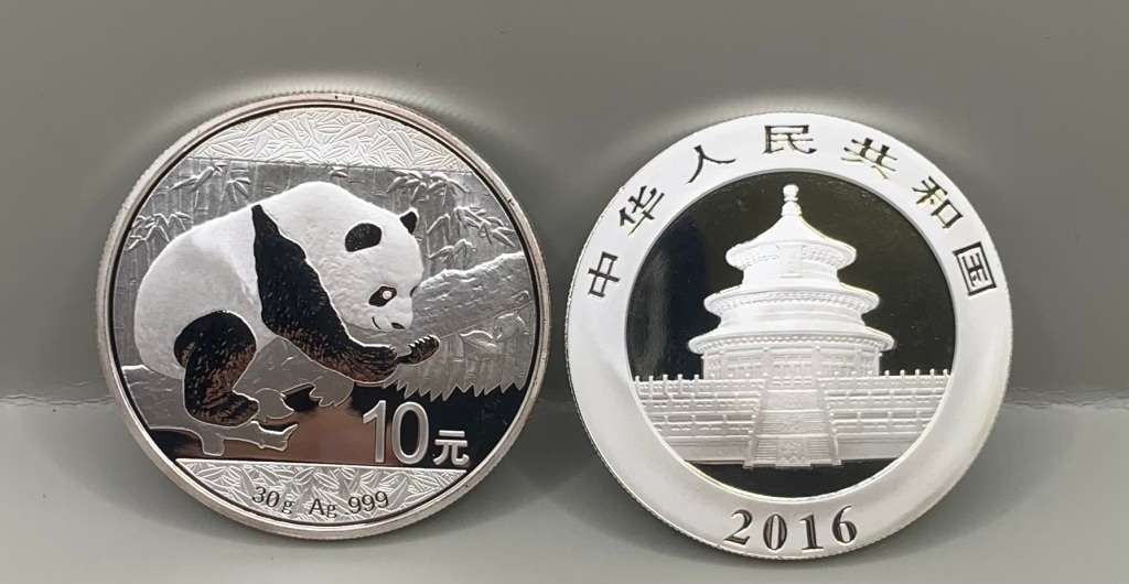 (   2016  DESIGN  )  CHINESE PANDA    30 grams    PURE SOLID SILVER COIN