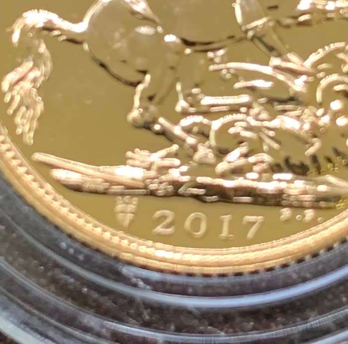(   200 th  YEAR ANNIVERSARY  )   2017  BULLION  FULL GOLD  SOVEREIGN   ONCE OFF PRIVY MARK