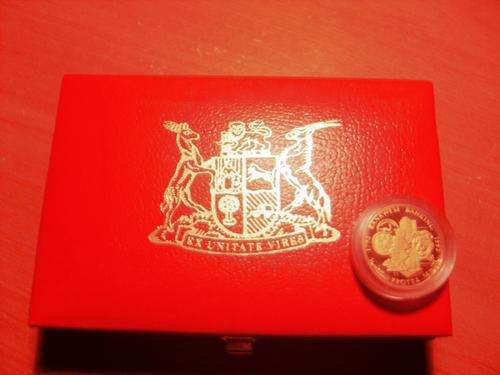 ( 1993 ) COMMEMORATING 200years OF BANKING....1/10oz GOLD. PROOF