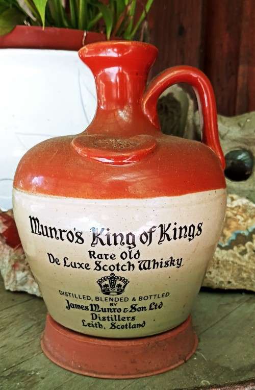 Munro`s King of Kings Rare Old De Luxe Scotch Whisky EMPTY Jar