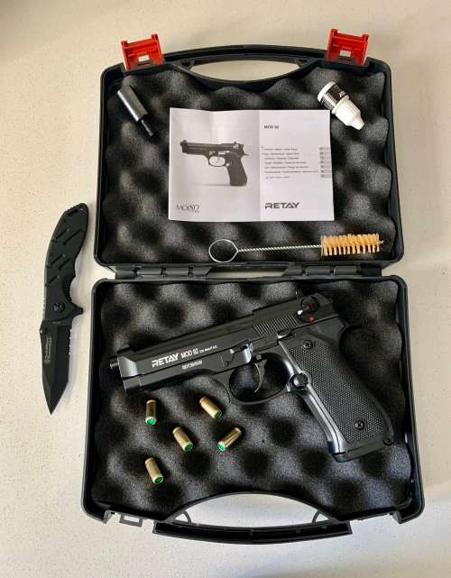 Mod92 blank gun combo (incl 10 blank bullets,smithandWesson knife and holster)