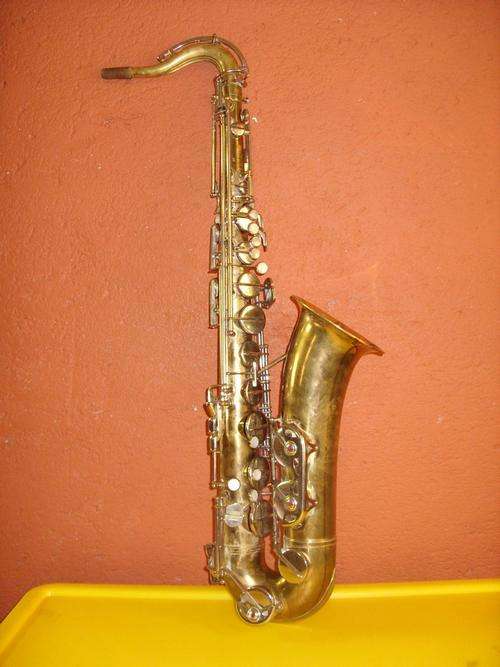 Saxophone - with case ( secondhand )