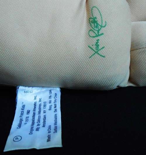 collectable  original cabbage patch doll in good condition